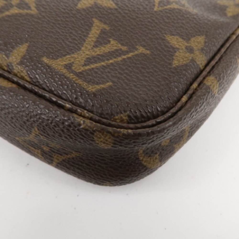 Flawless Louis Vuitton Pochette accessories crossbody shoulder with strap! - Picture 7 of 15